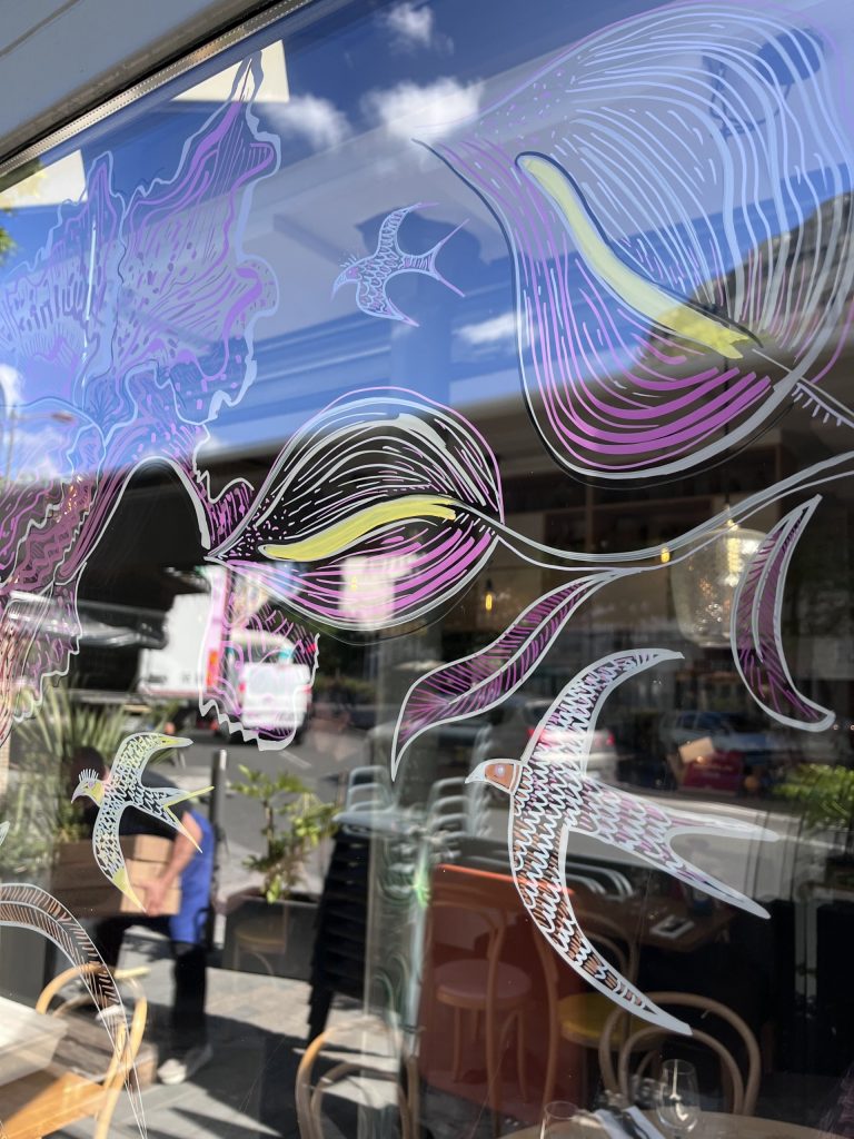 mural-galerie—st-joseph-restaurant-printemps-fleurs-gros-plan