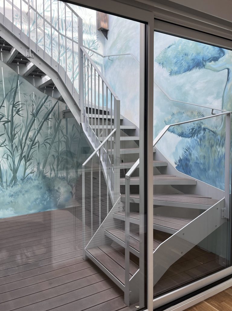 mural-galerie—fresque-murale-exterieur-vegetale-baboux-pin-asiatique-japonisant-escalier