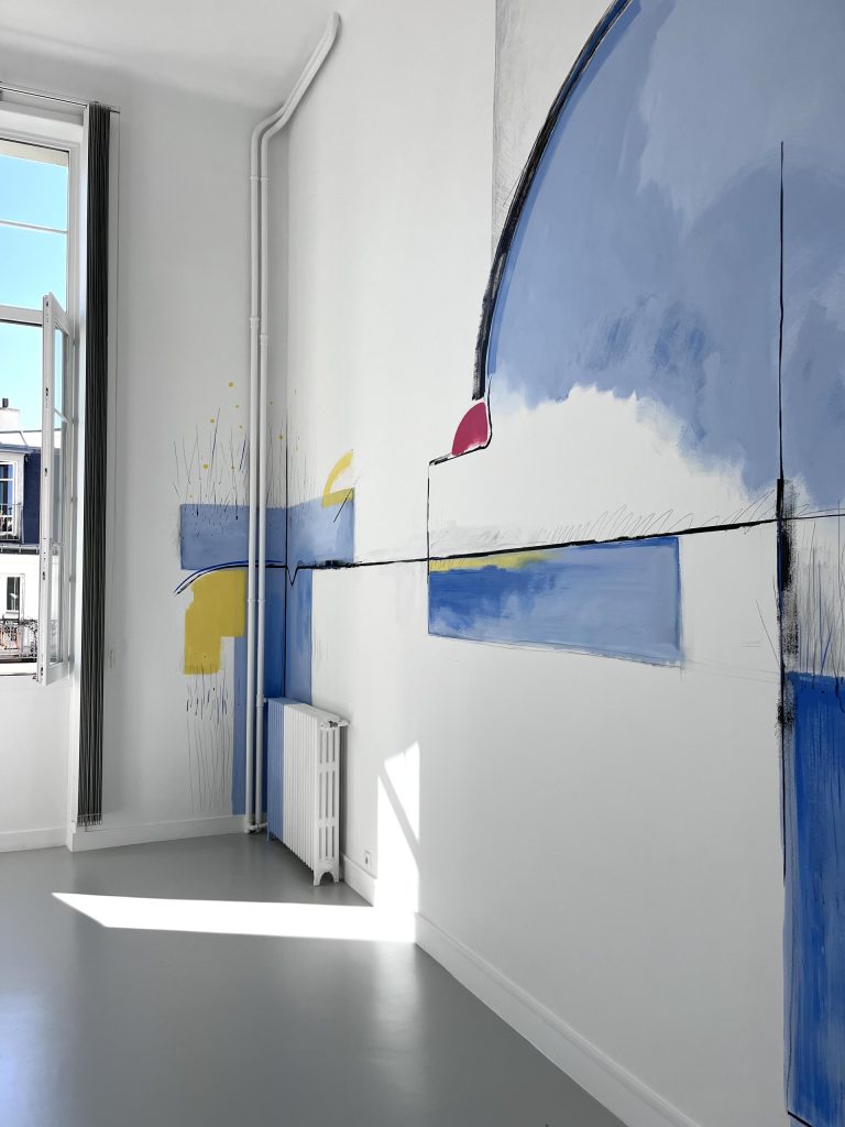 mural-galerie—ligne-abstraite-fresque-murale-particulier-paris