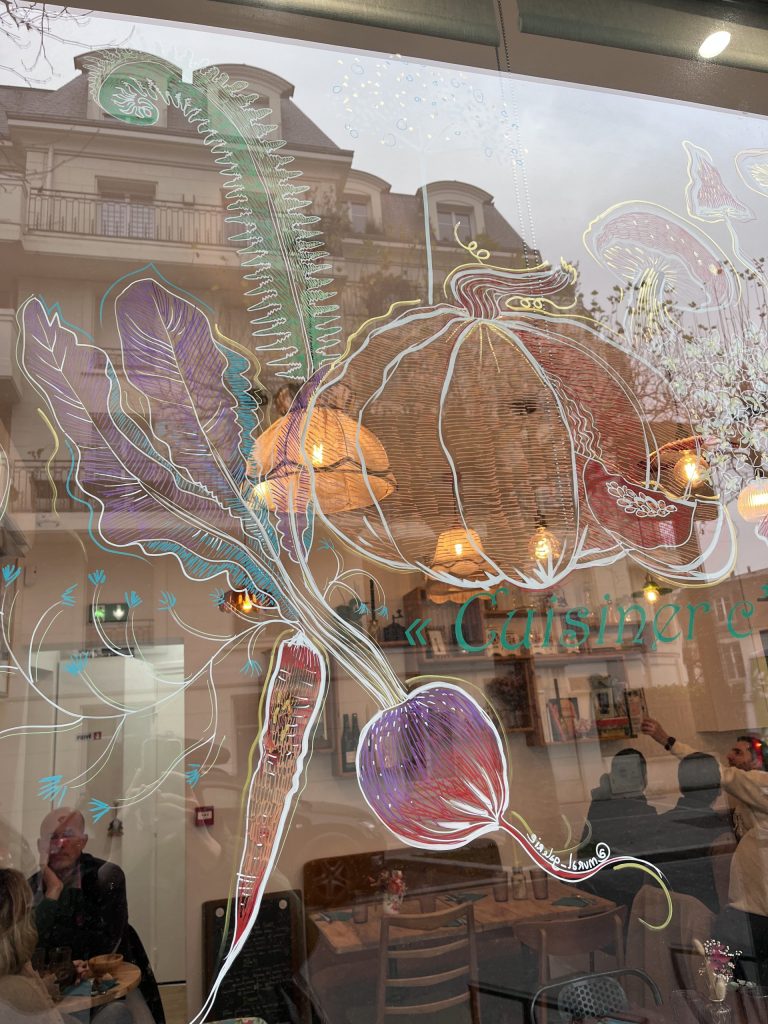 mural-galerie—vitrine-decor-vegetal-panier-marche-choux-fruit-legume-hiver-cuisine-restaurant-la-part-des-anges